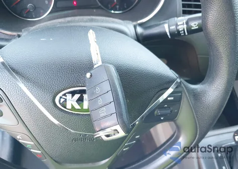 2016 Kia Forte Lx z USA, uszkodzony, nr VIN KNAFK4A65G5591225